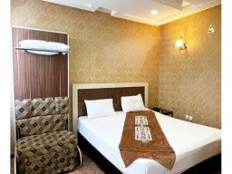 هتل رز طلایی